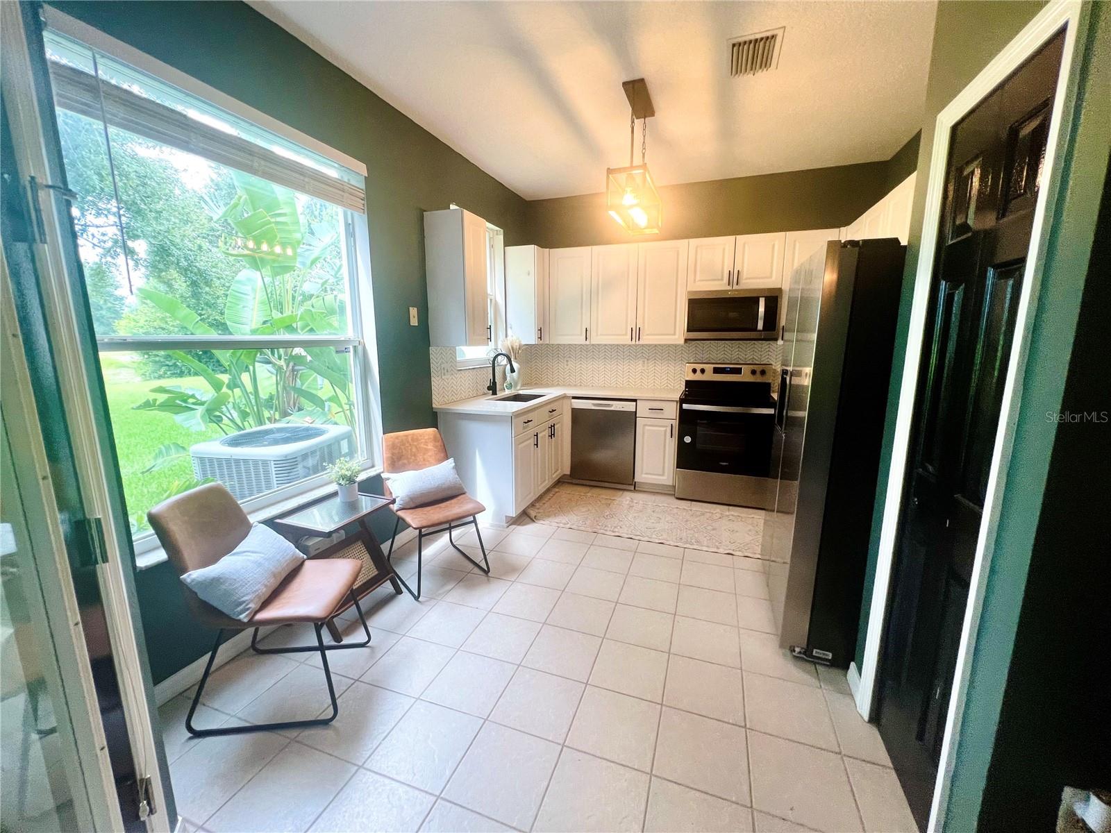 LAKE BERNADETTE - Residential