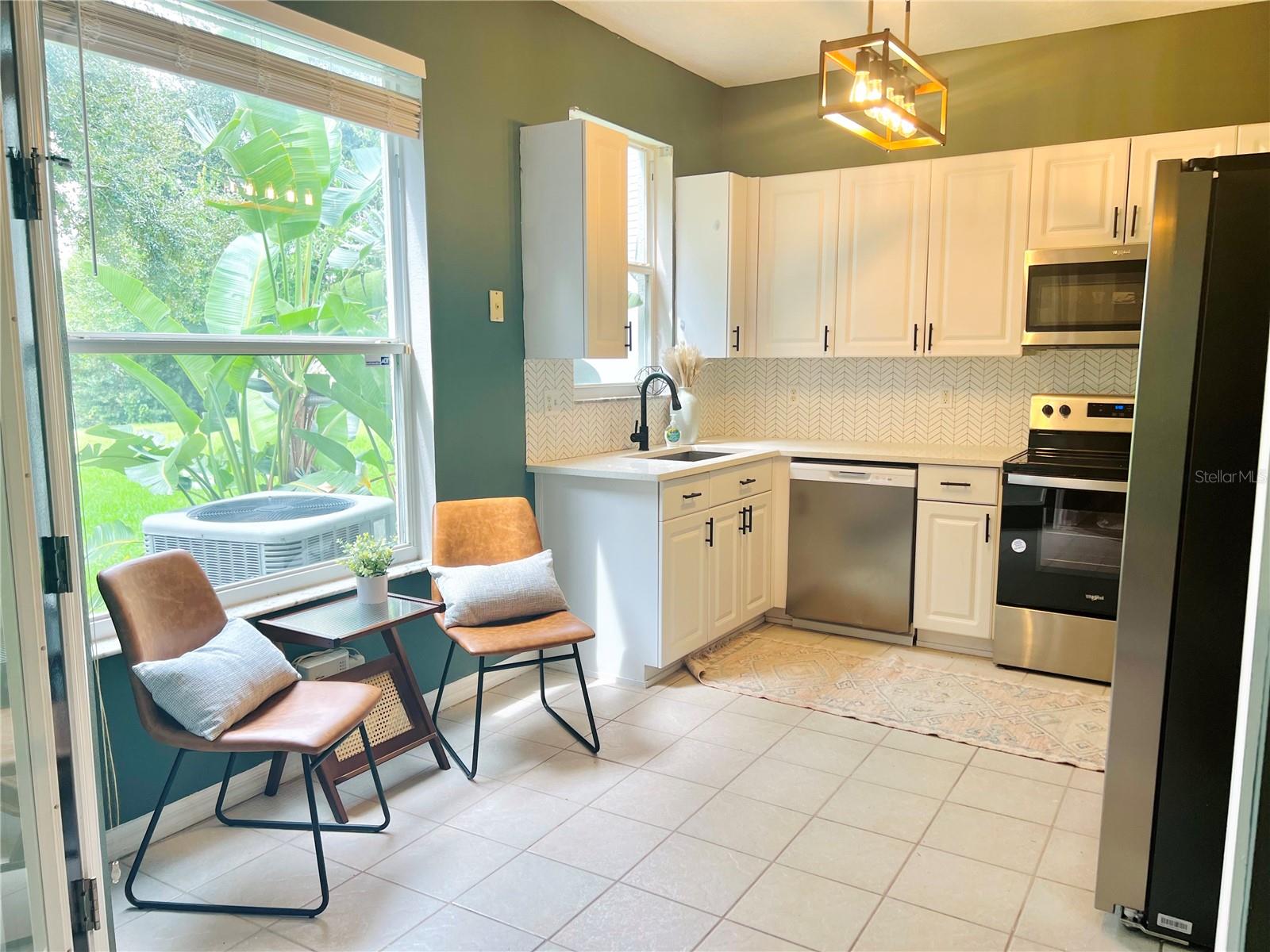 LAKE BERNADETTE - Residential