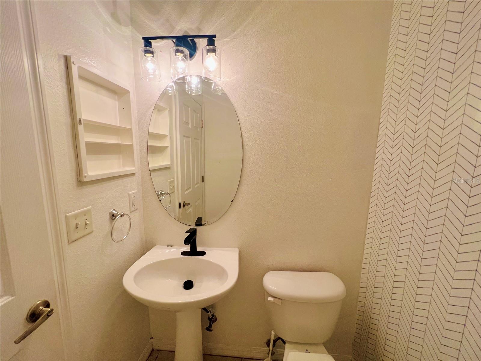 LAKE BERNADETTE - Residential