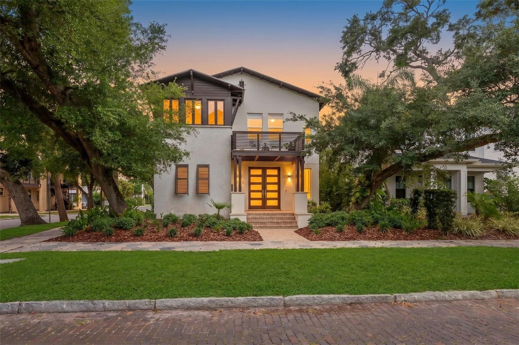Photo of 305 12th Avenue NE, St Petersburg, FL 33701 (MLS # TB8518302)