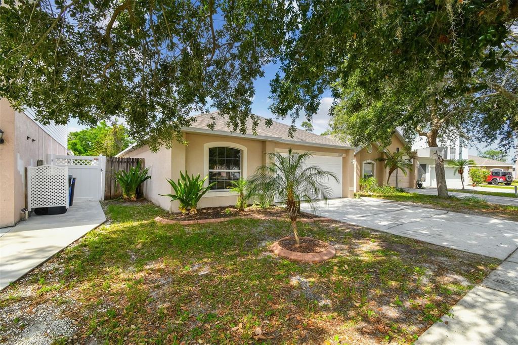 Photo of 11627 Ivy Flower Loop, Riverview, FL 33578 (MLS # TB8392084)