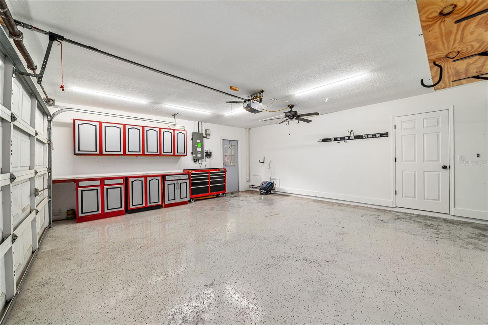 RAINBOW SPGS 05 REP - Residential