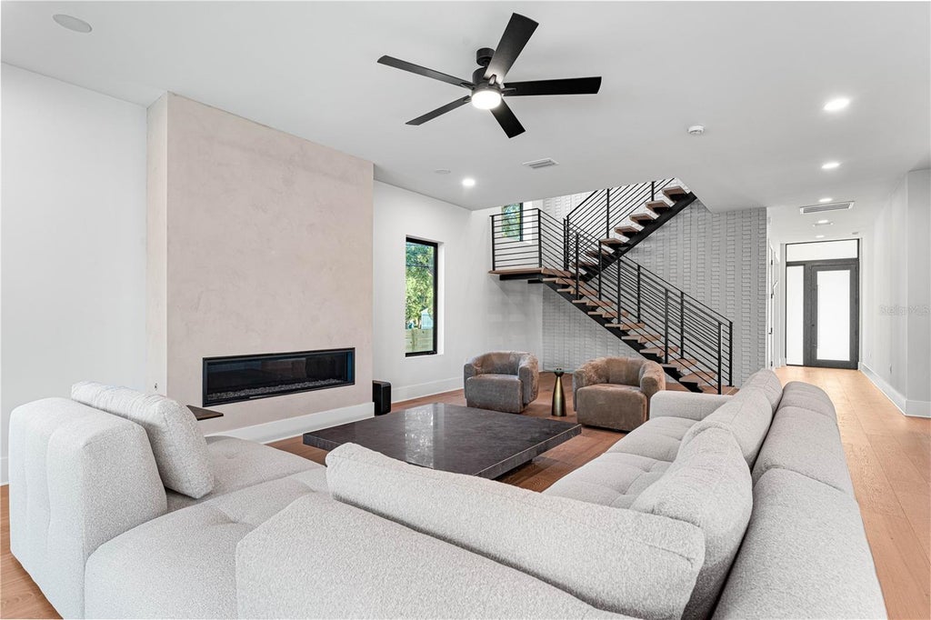 Photo of 5002 W Poe Avenue, Tampa, FL 33629 (MLS # TB8557455)