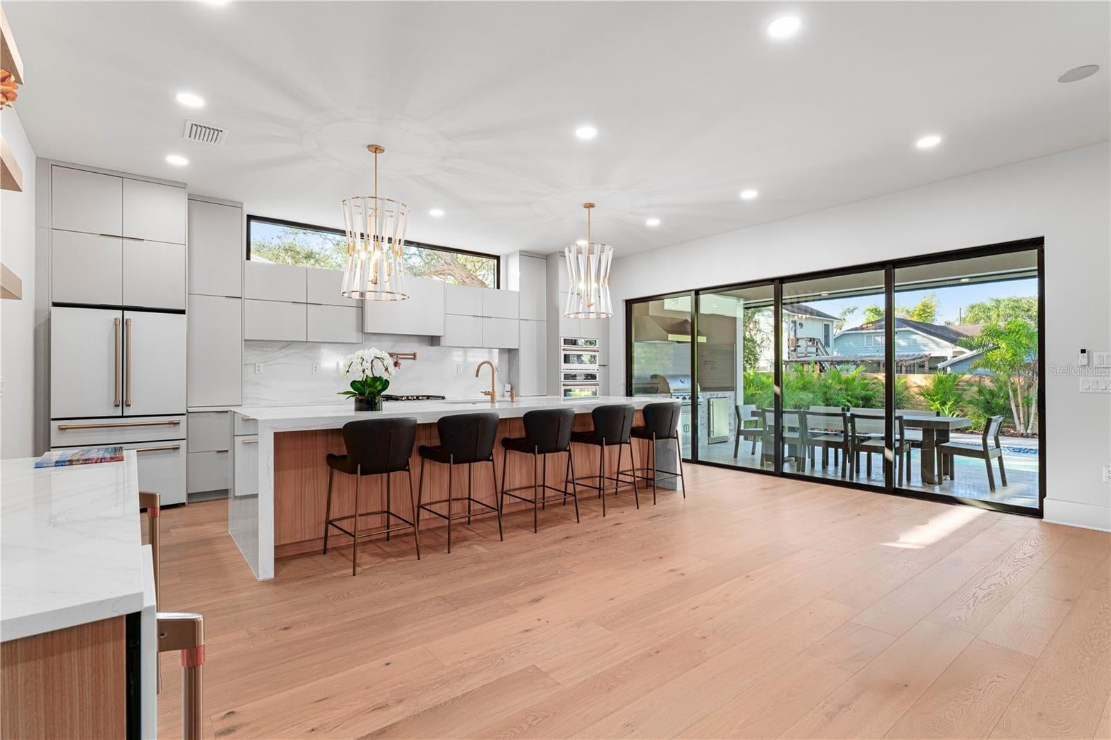 5002 W POE AVENUE