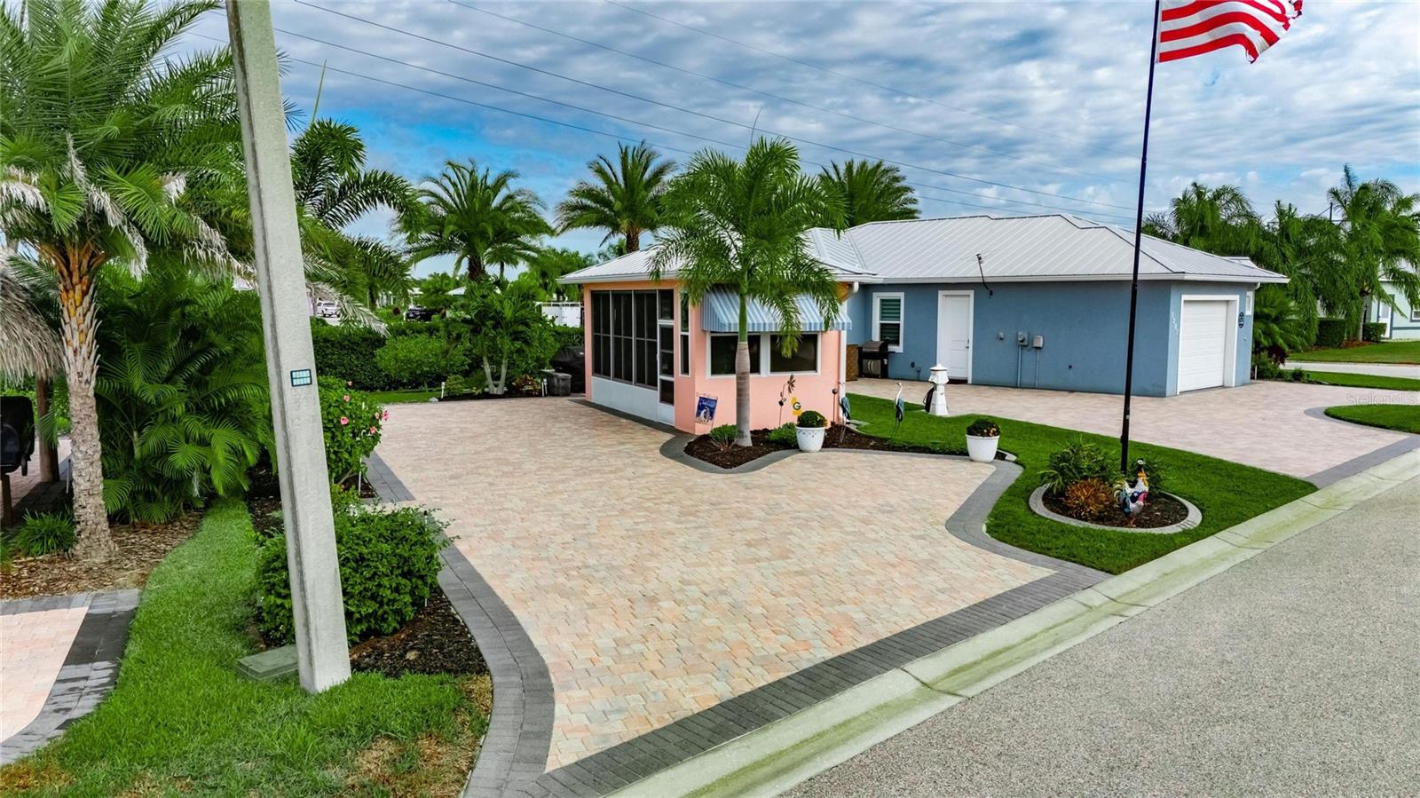 BAY LAKE RESIDENCE - Land