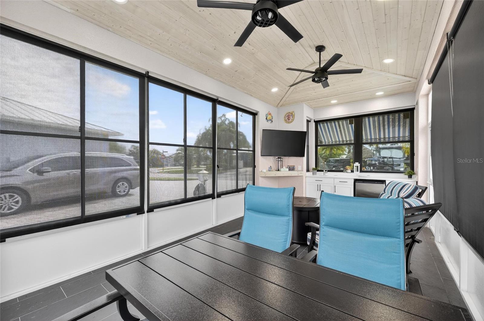 BAY LAKE RESIDENCE - Land