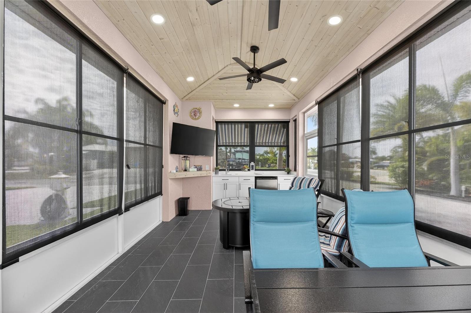 BAY LAKE RESIDENCE - Land