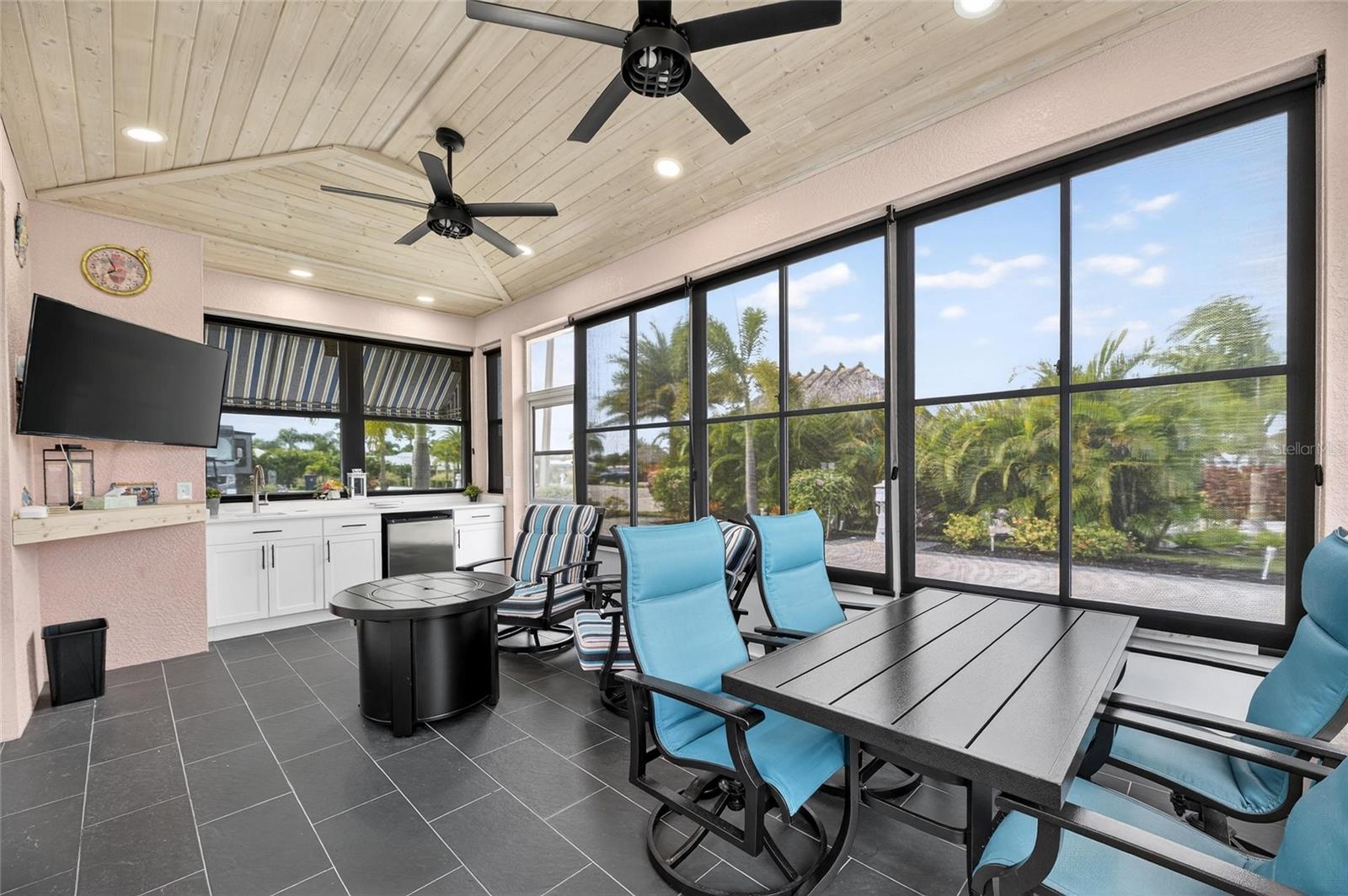 BAY LAKE RESIDENCE - Land