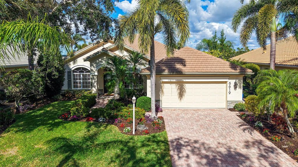 Photo of 6619 Waters Edge Way, Lakewood Ranch, FL 34202 (MLS # A4677224)