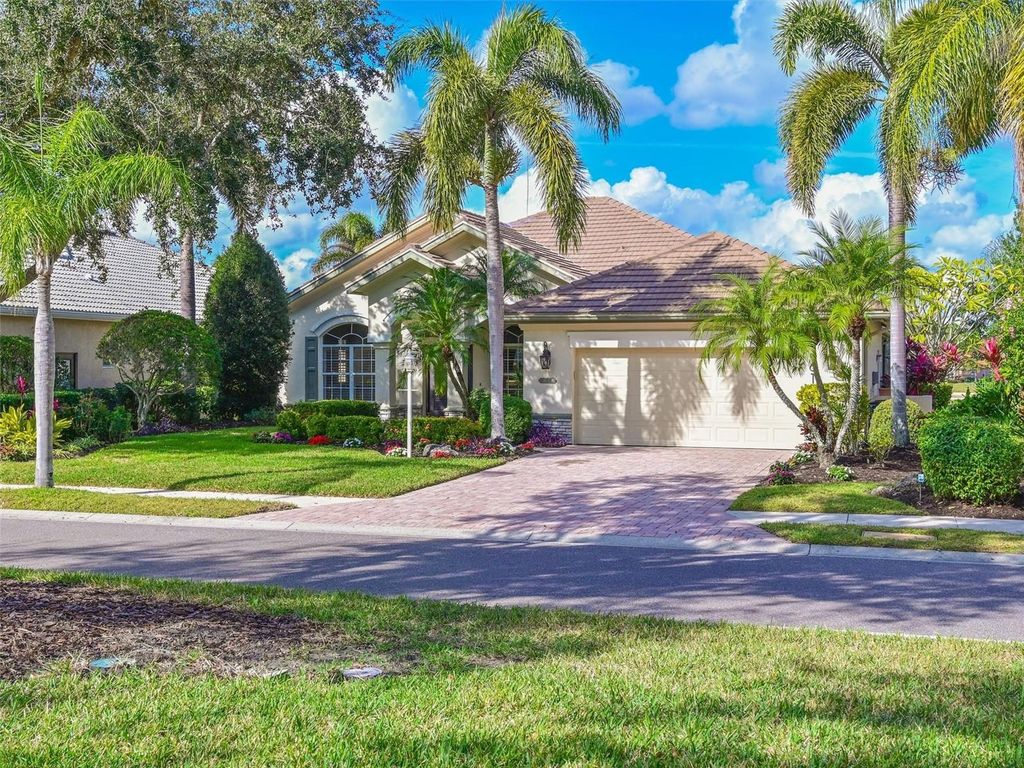 Photo of 6619 Waters Edge Way, Lakewood Ranch, FL 34202 (MLS # A4677224)