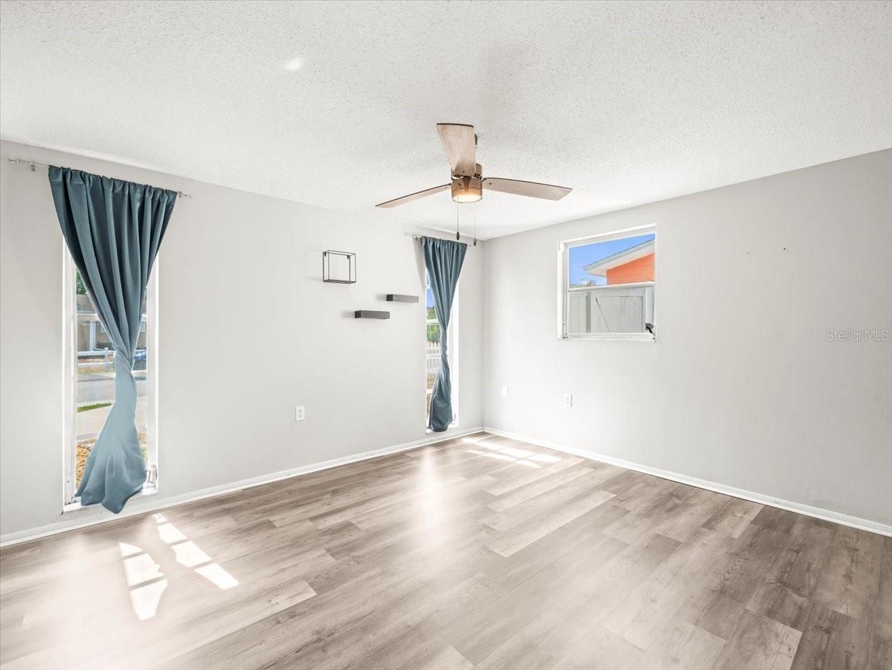 REGENCY PARK - Residential