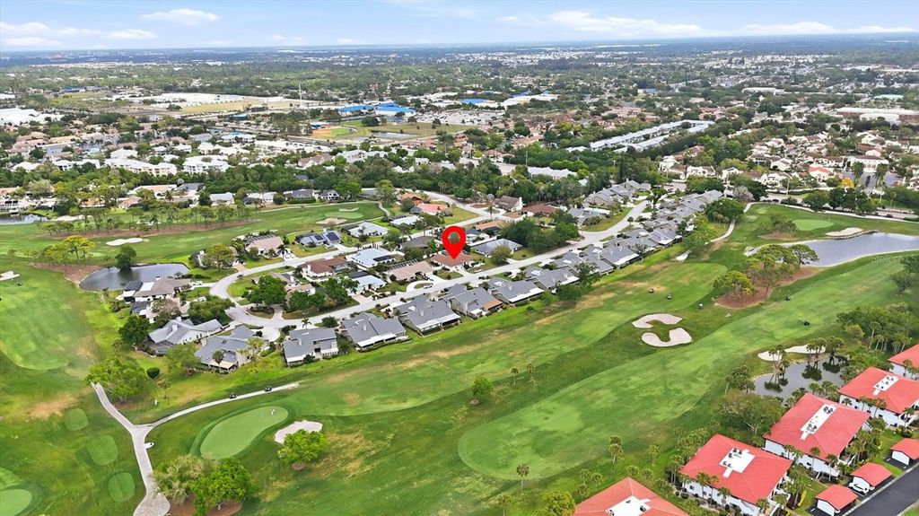 Photo of 3508 Avenida Madera, Bradenton, FL 34210 (MLS # A4688252)