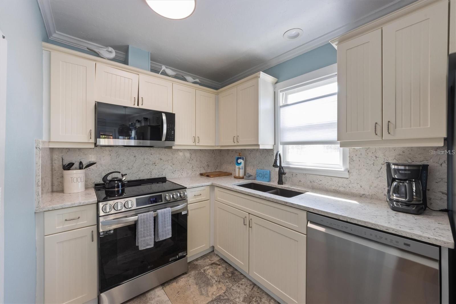 ANNA MARIA BEACH COTTAGES - Residential