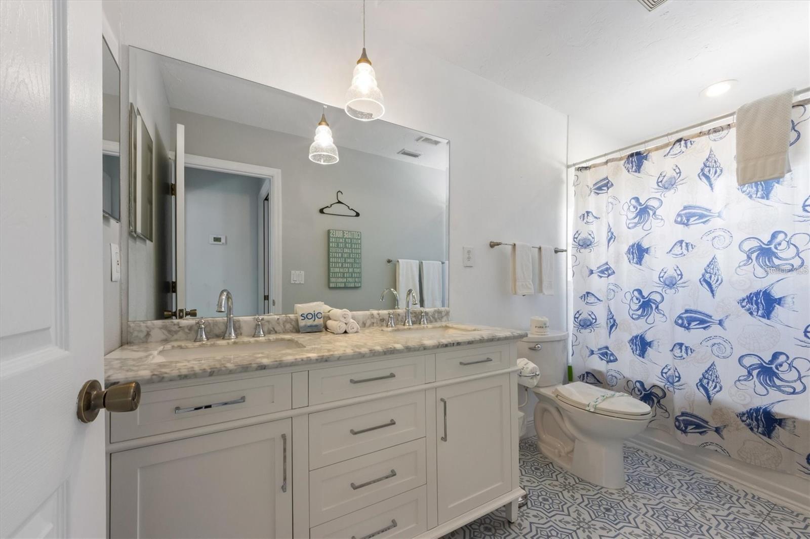 ANNA MARIA BEACH COTTAGES - Residential