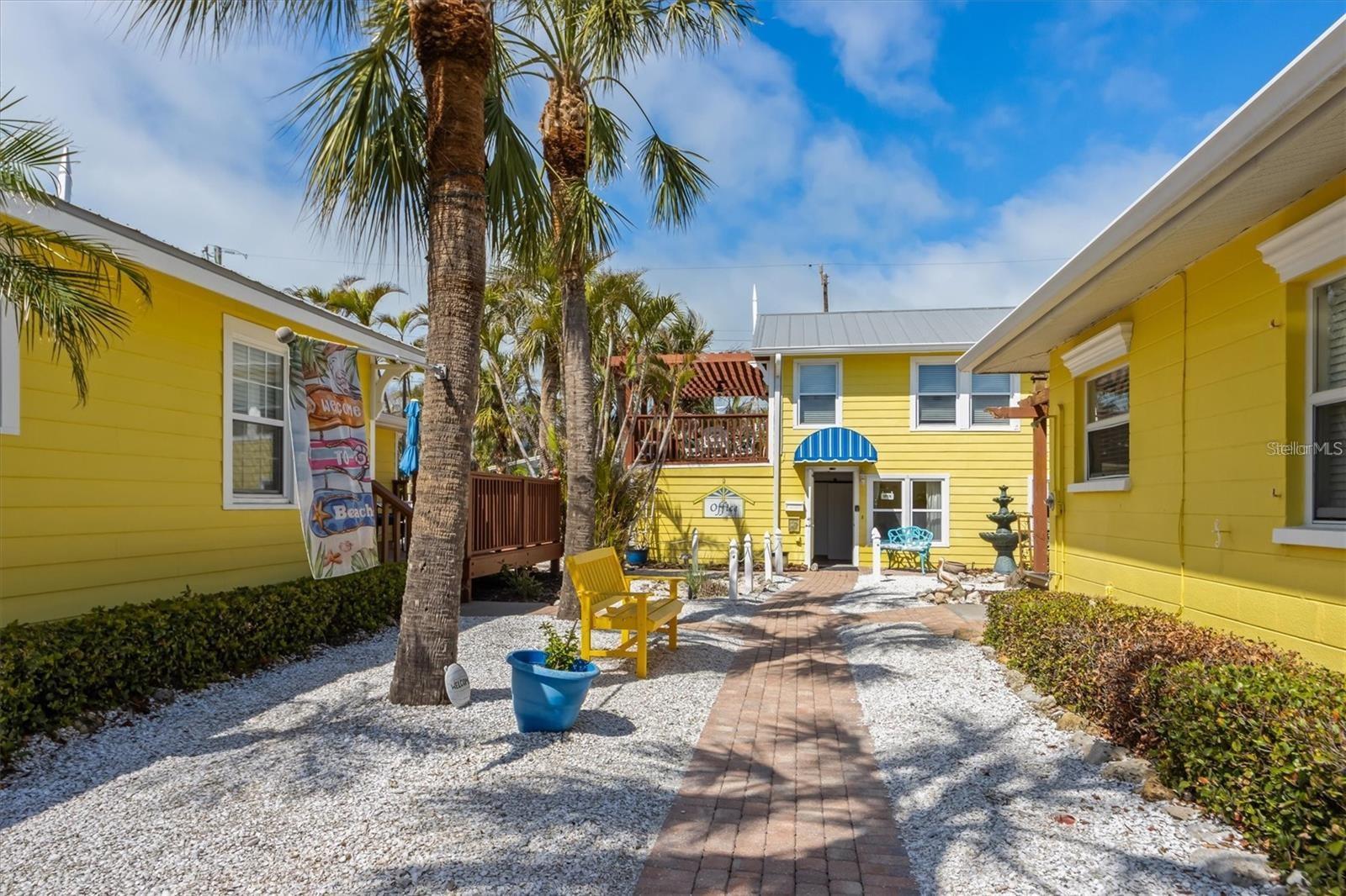 ANNA MARIA BEACH COTTAGES - Residential