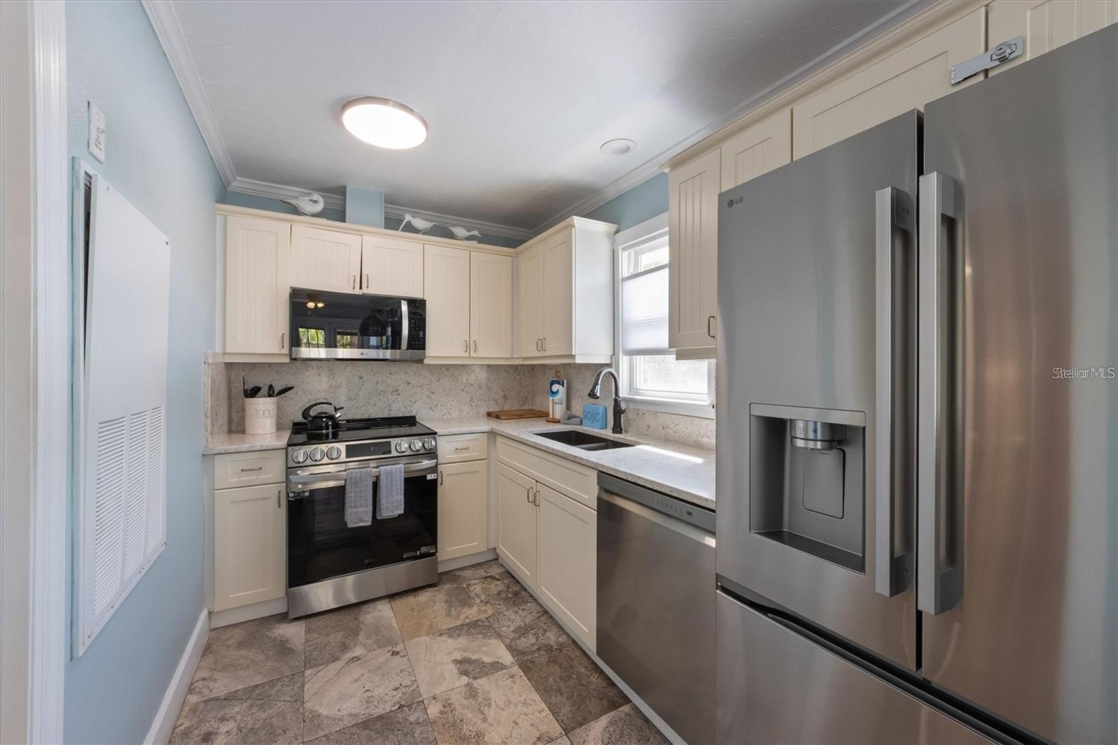 ANNA MARIA BEACH COTTAGES - Residential