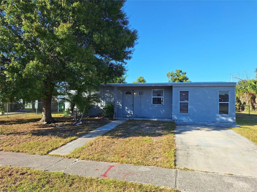 Photo of 21528 Kenyon Avenue, Port Charlotte, FL 33952 (MLS # N6140776)
