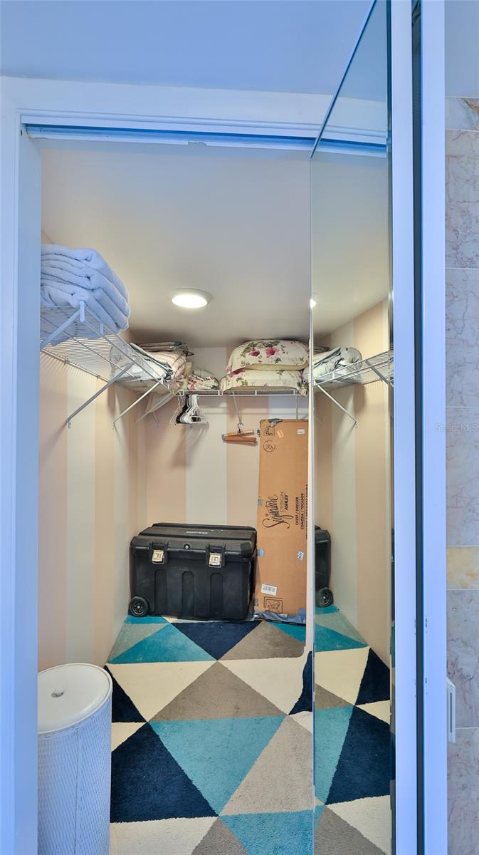 PECK PLAZA - Residential