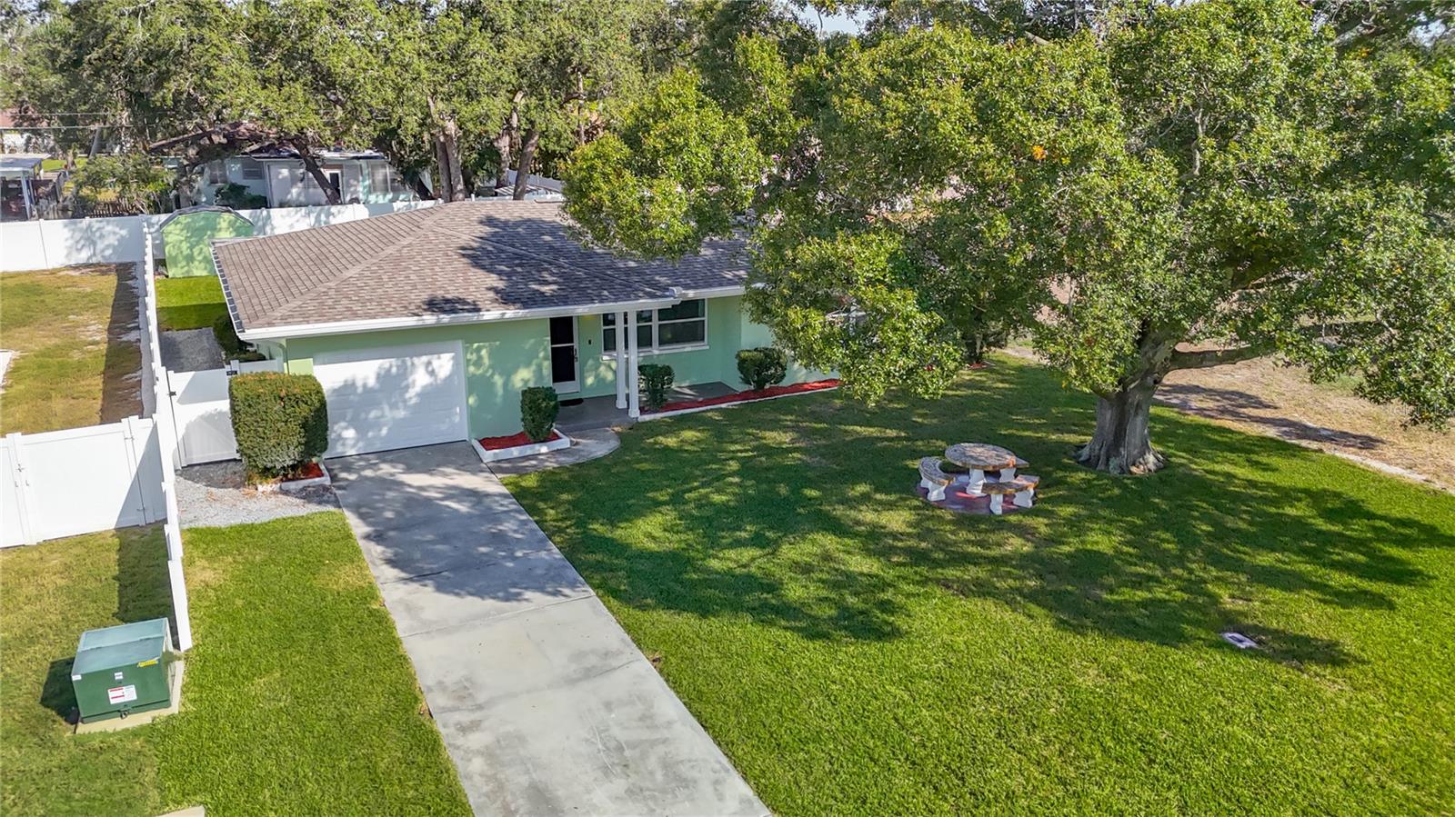 BREEZE HILL - Residential