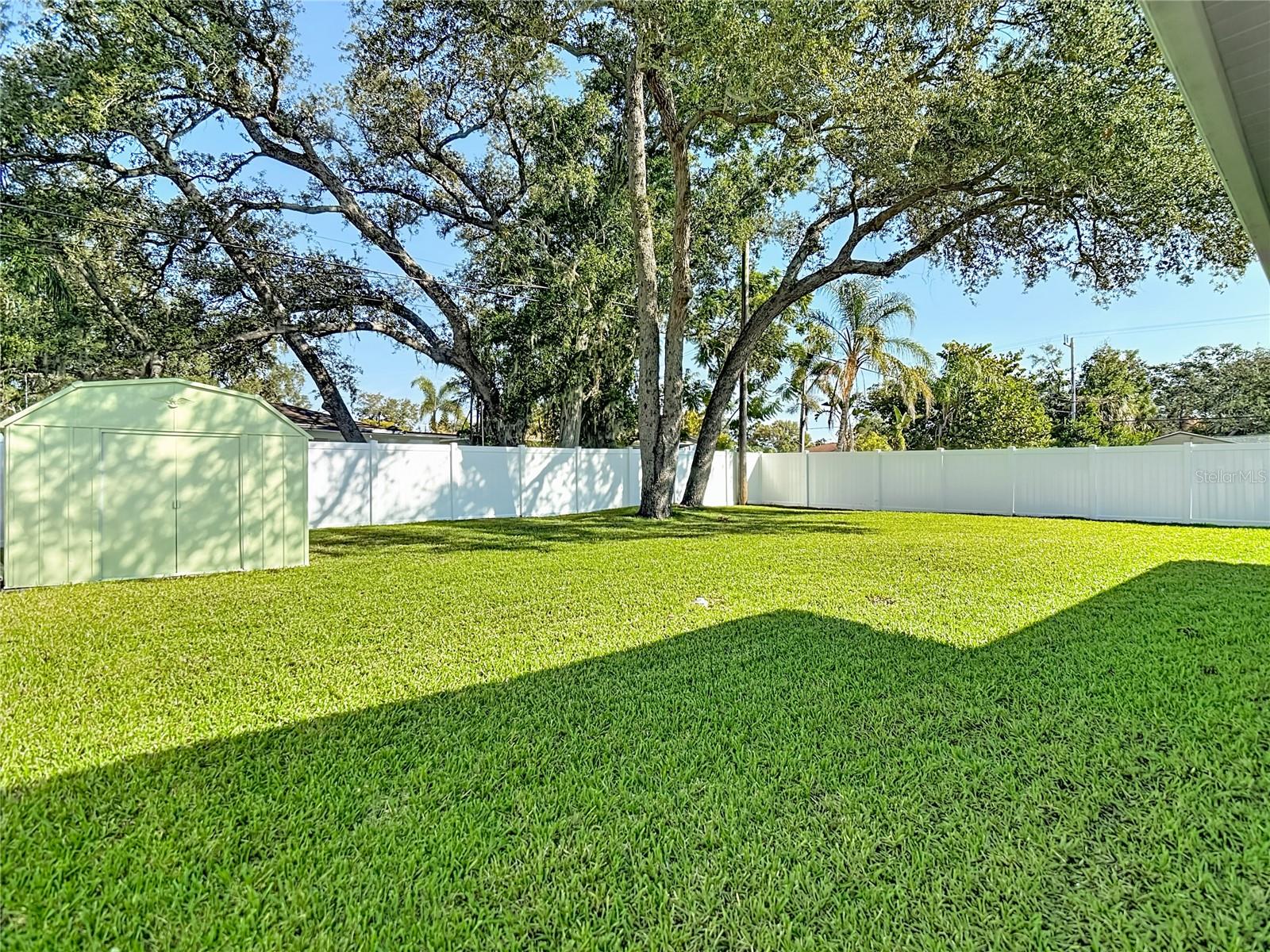 BREEZE HILL - Residential