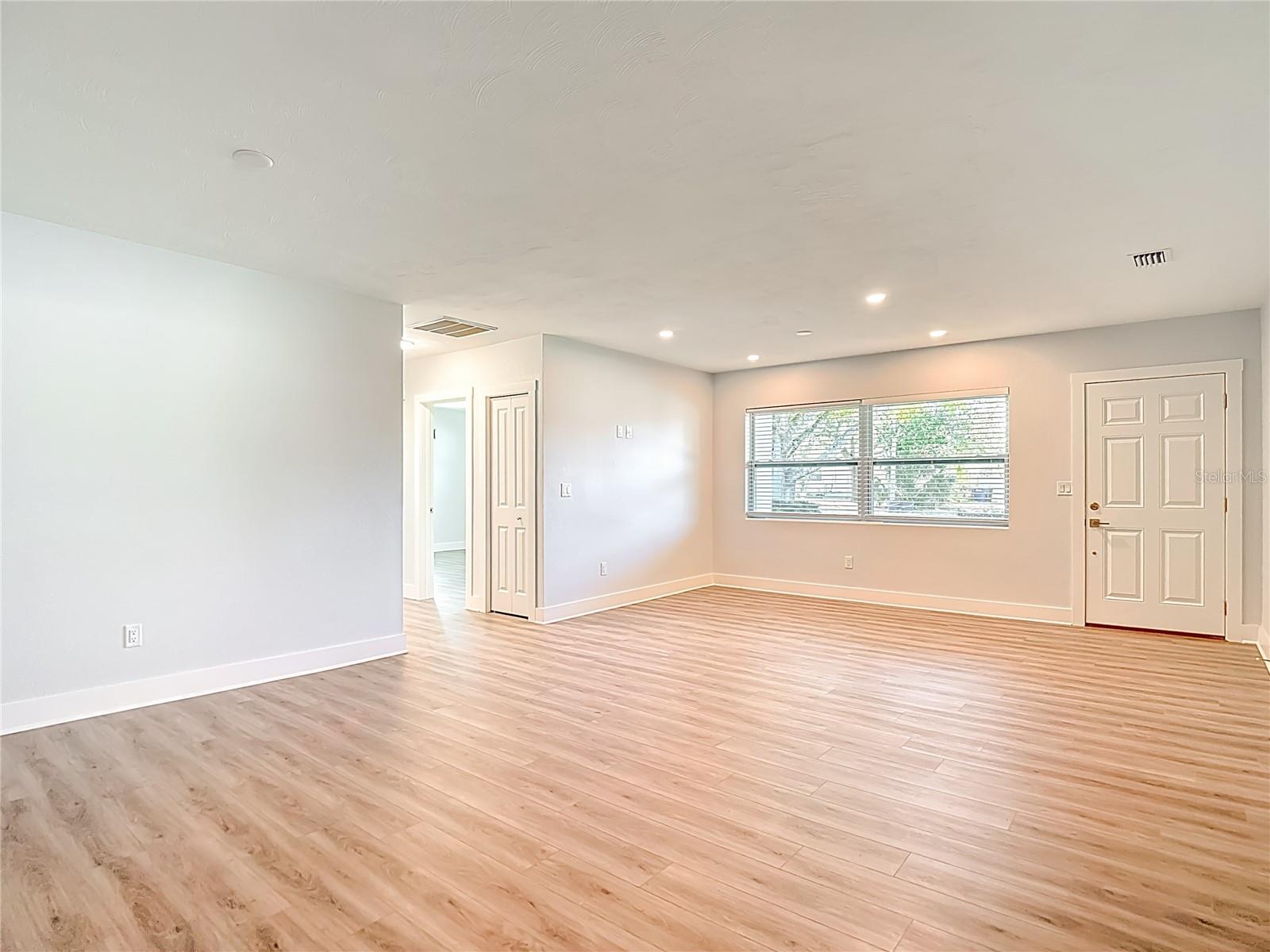 BREEZE HILL - Residential