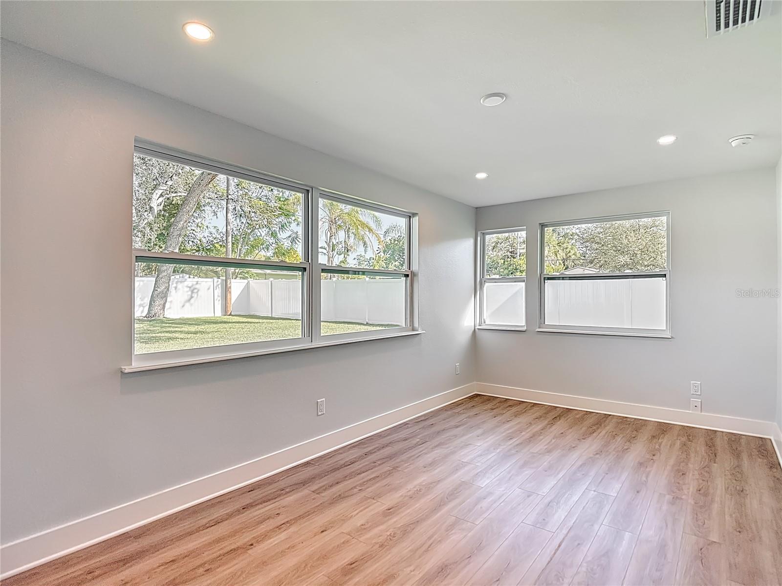 BREEZE HILL - Residential