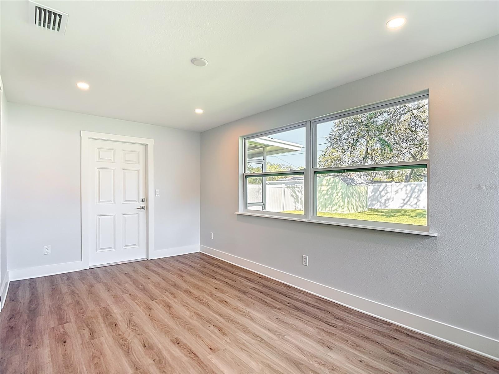 BREEZE HILL - Residential