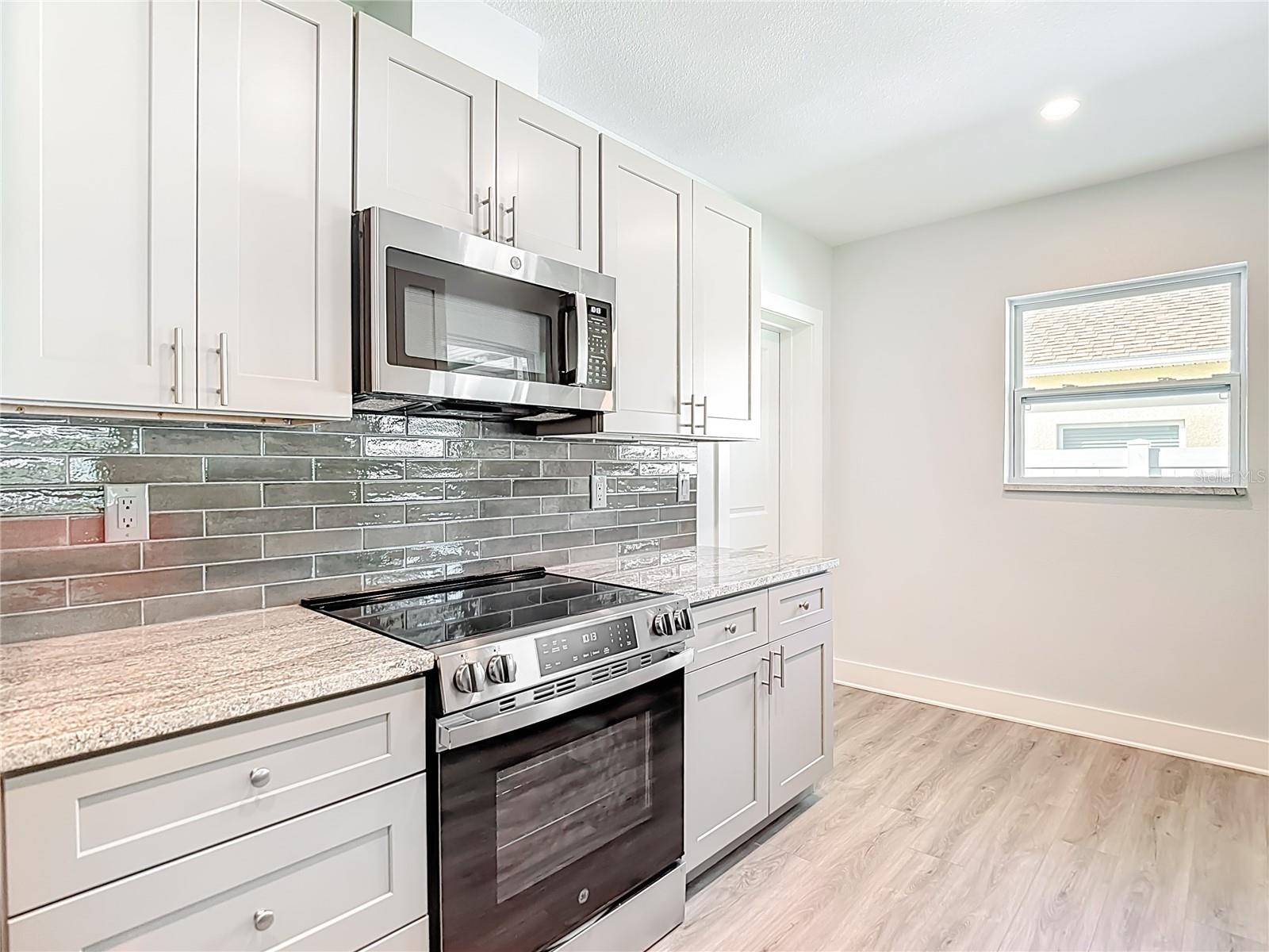 BREEZE HILL - Residential