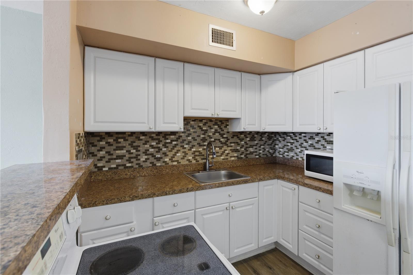 CLEARVIEW OAKS PARADISE - Residential