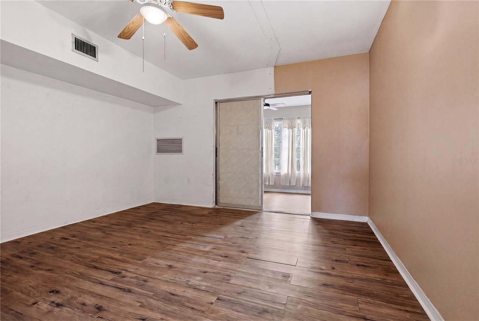 CLEARVIEW OAKS PARADISE - Residential