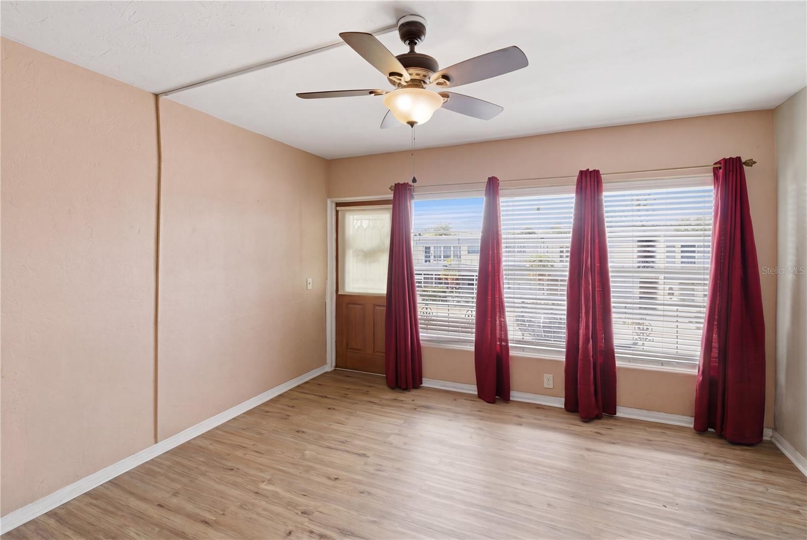 CLEARVIEW OAKS PARADISE - Residential