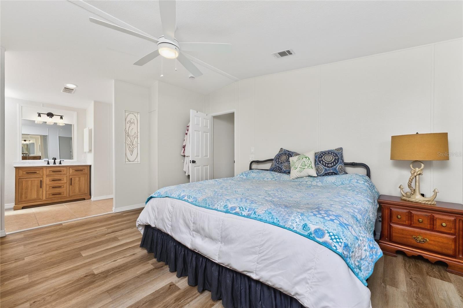 LEMON BAY ISLES PH 03 - Residential