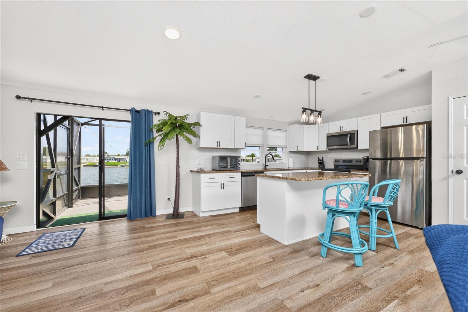 LEMON BAY ISLES PH 03 - Residential