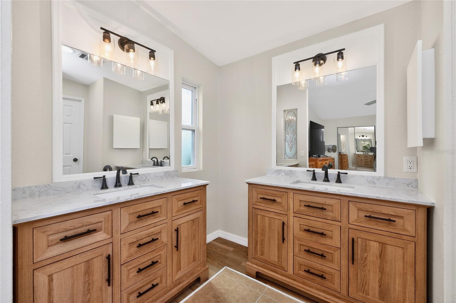 LEMON BAY ISLES PH 03 - Residential