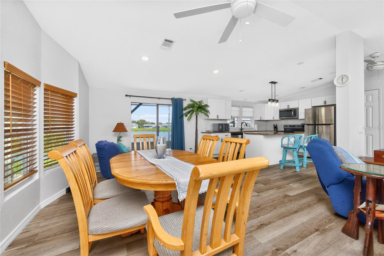 LEMON BAY ISLES PH 03 - Residential