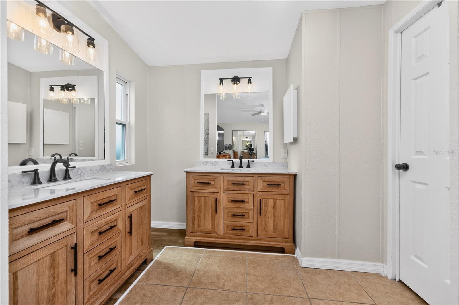 LEMON BAY ISLES PH 03 - Residential