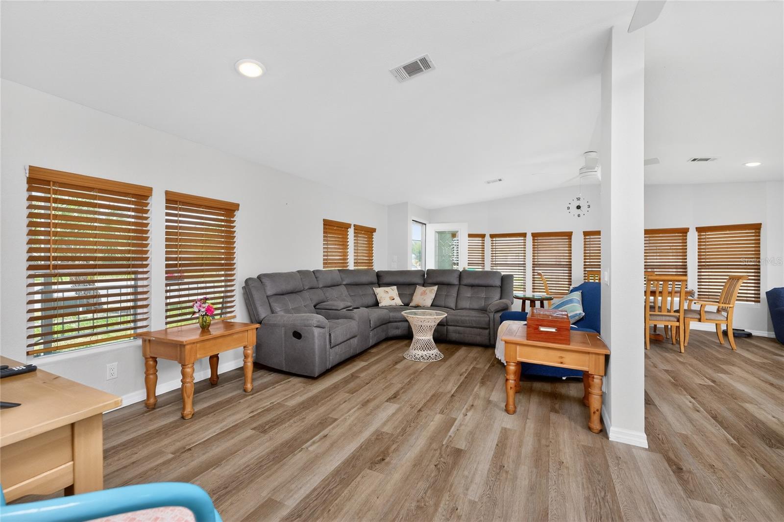 LEMON BAY ISLES PH 03 - Residential