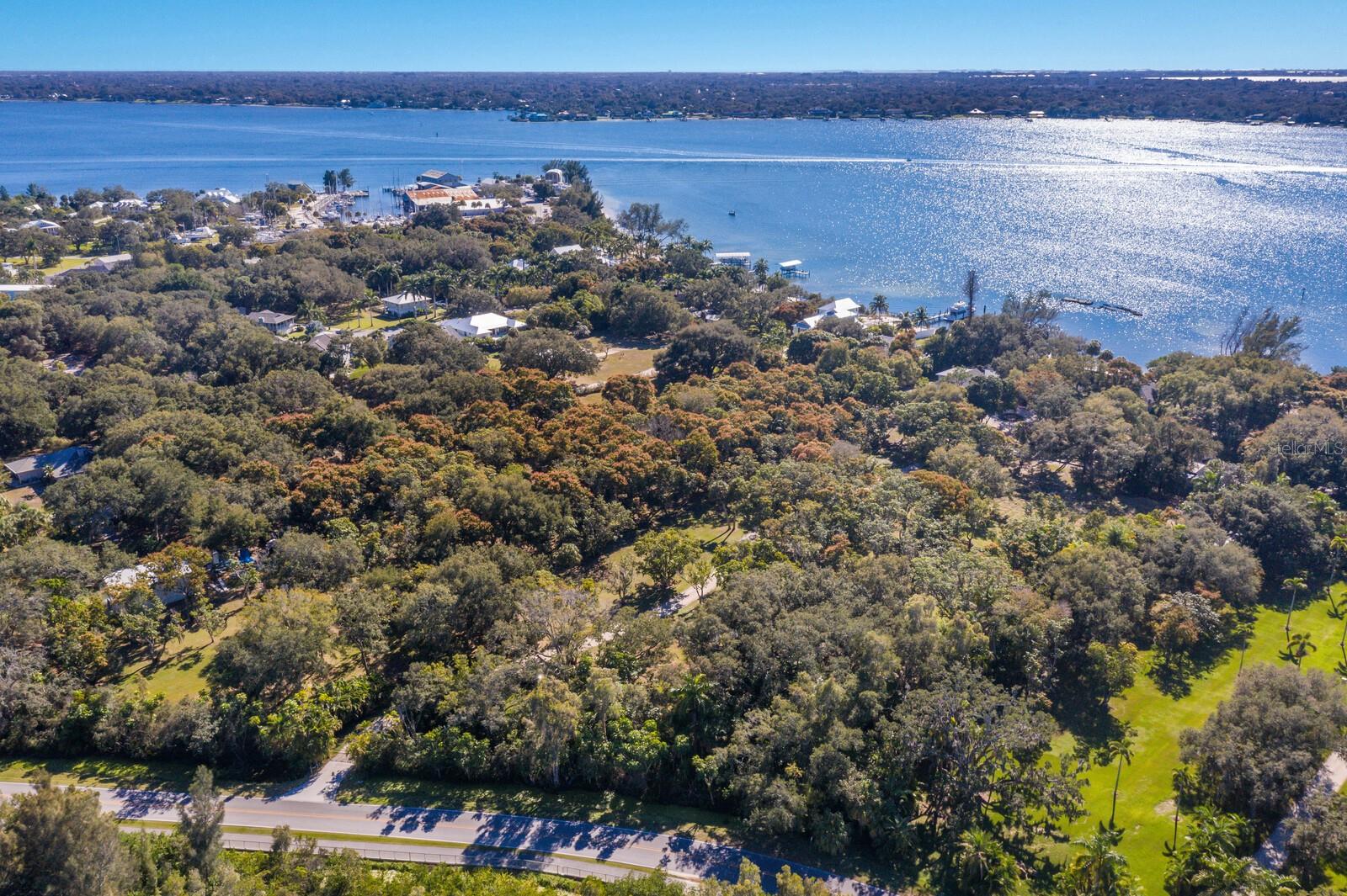 SEC 17 TOWNSHIP 34S RANGE 17E PT OF LT 1 - Residential