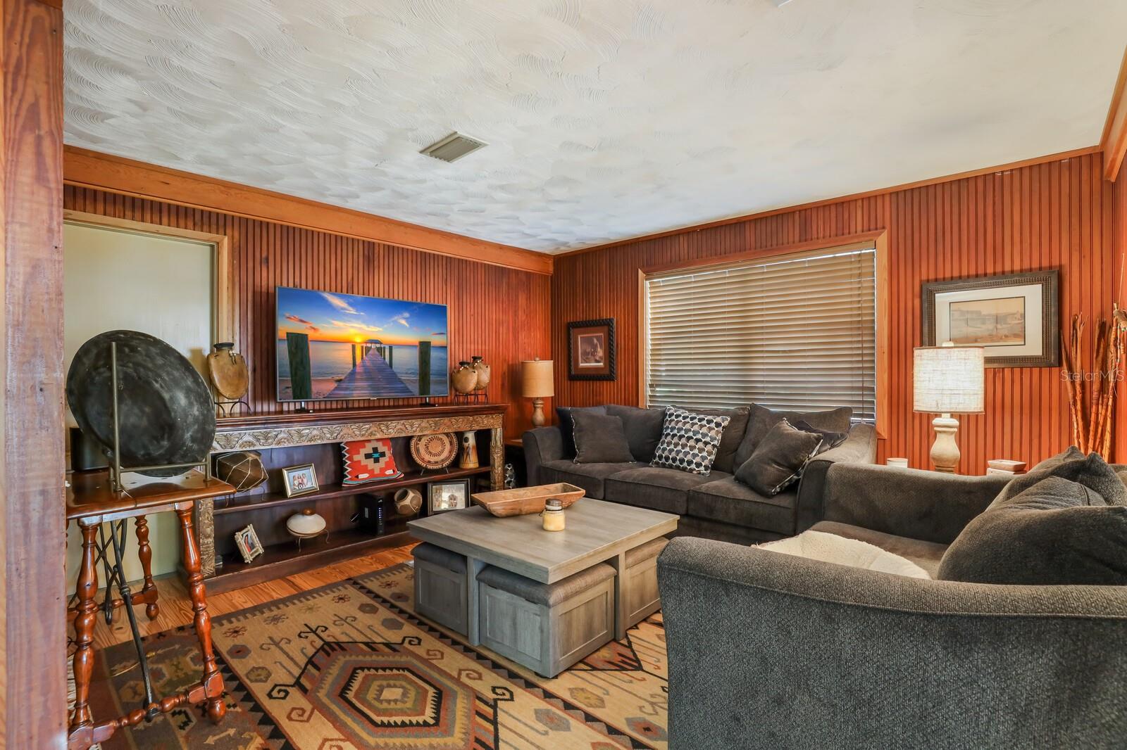 SEC 17 TOWNSHIP 34S RANGE 17E PT OF LT 1 - Residential
