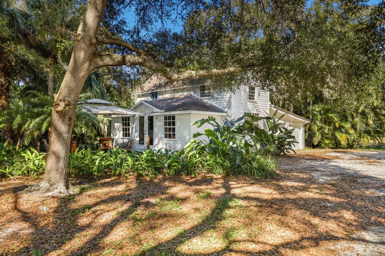 SEC 17 TOWNSHIP 34S RANGE 17E PT OF LT 1 - Residential