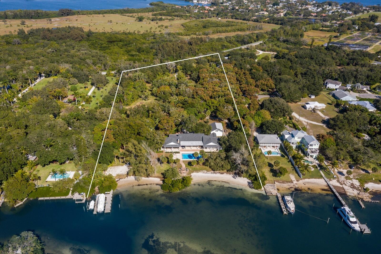 SEC 17 TOWNSHIP 34S RANGE 17E PT OF LT 1 - Residential