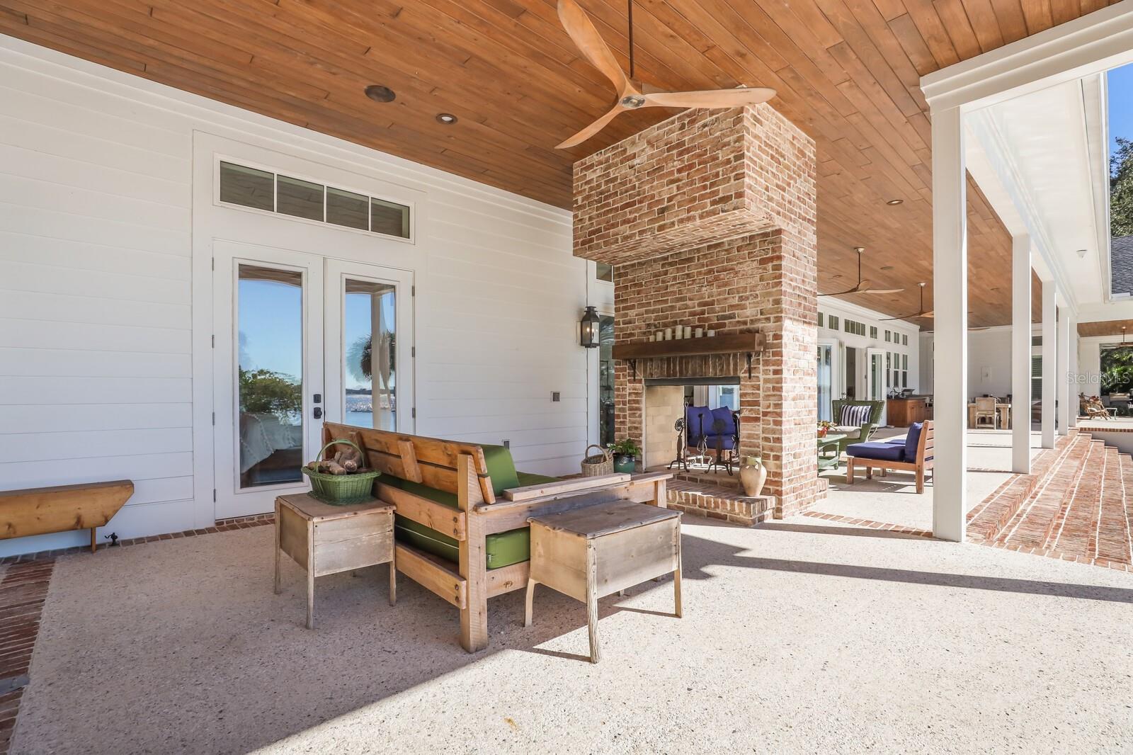 SEC 17 TOWNSHIP 34S RANGE 17E PT OF LT 1 - Residential
