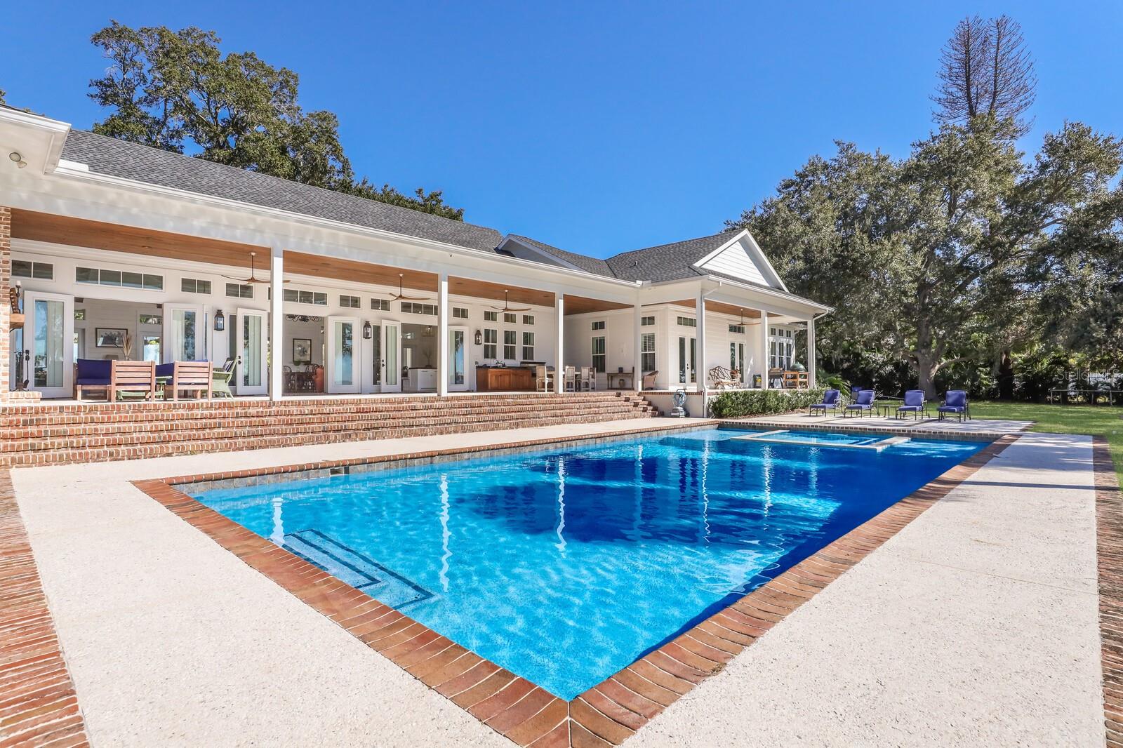 SEC 17 TOWNSHIP 34S RANGE 17E PT OF LT 1 - Residential