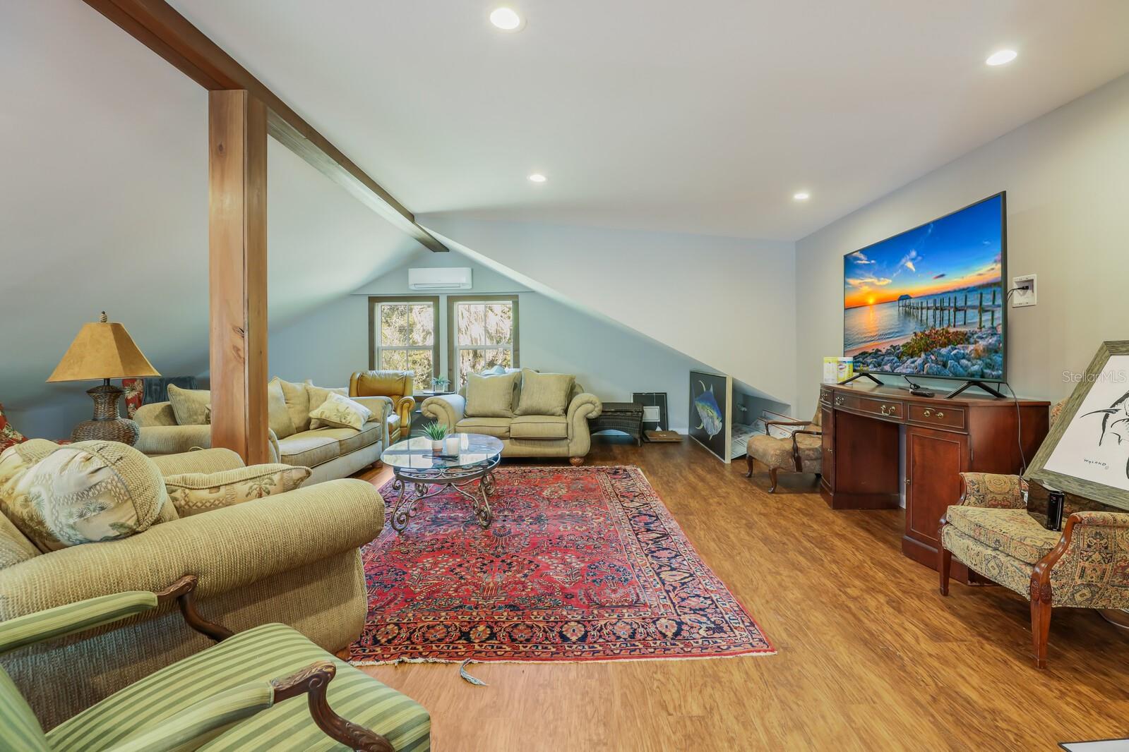 SEC 17 TOWNSHIP 34S RANGE 17E PT OF LT 1 - Residential
