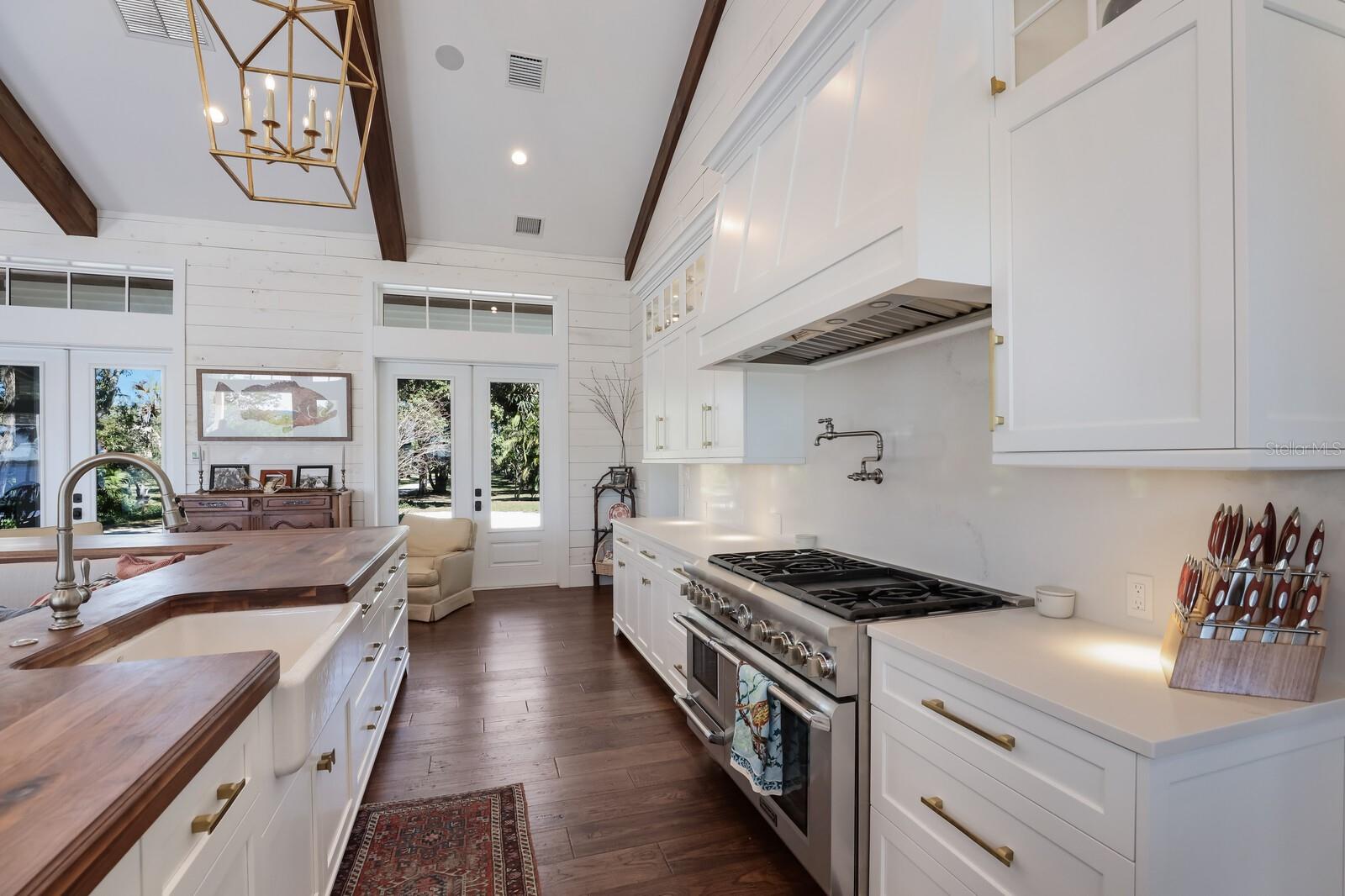SEC 17 TOWNSHIP 34S RANGE 17E PT OF LT 1 - Residential