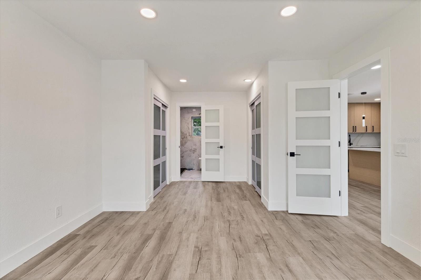 SOUTH VENICE - Residential