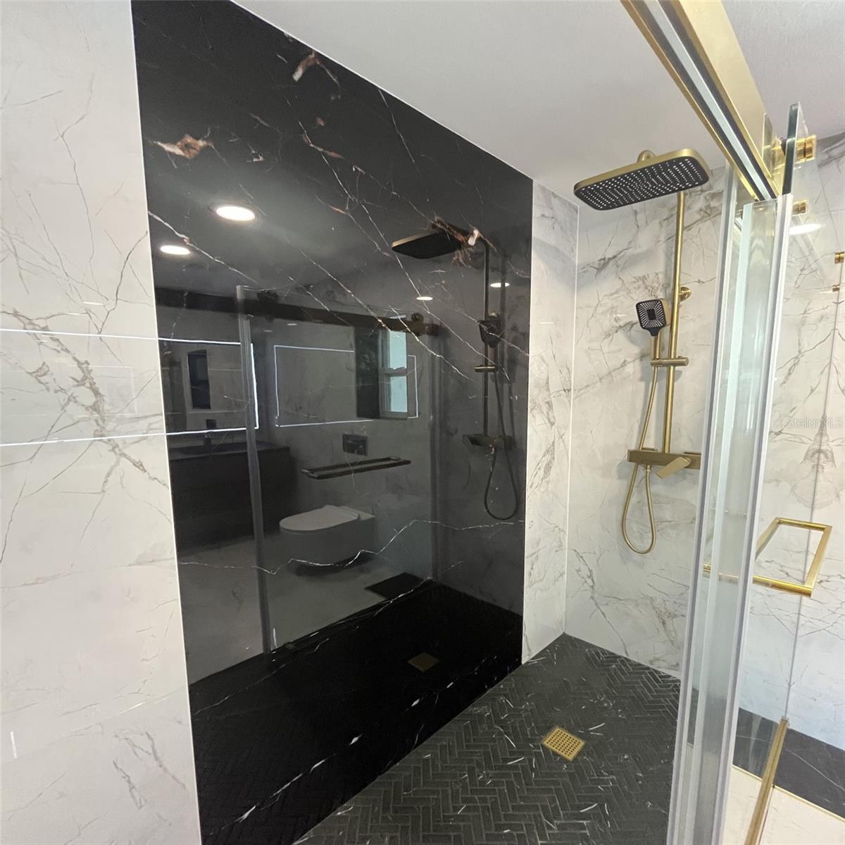 SOUTH VENICE - Residential