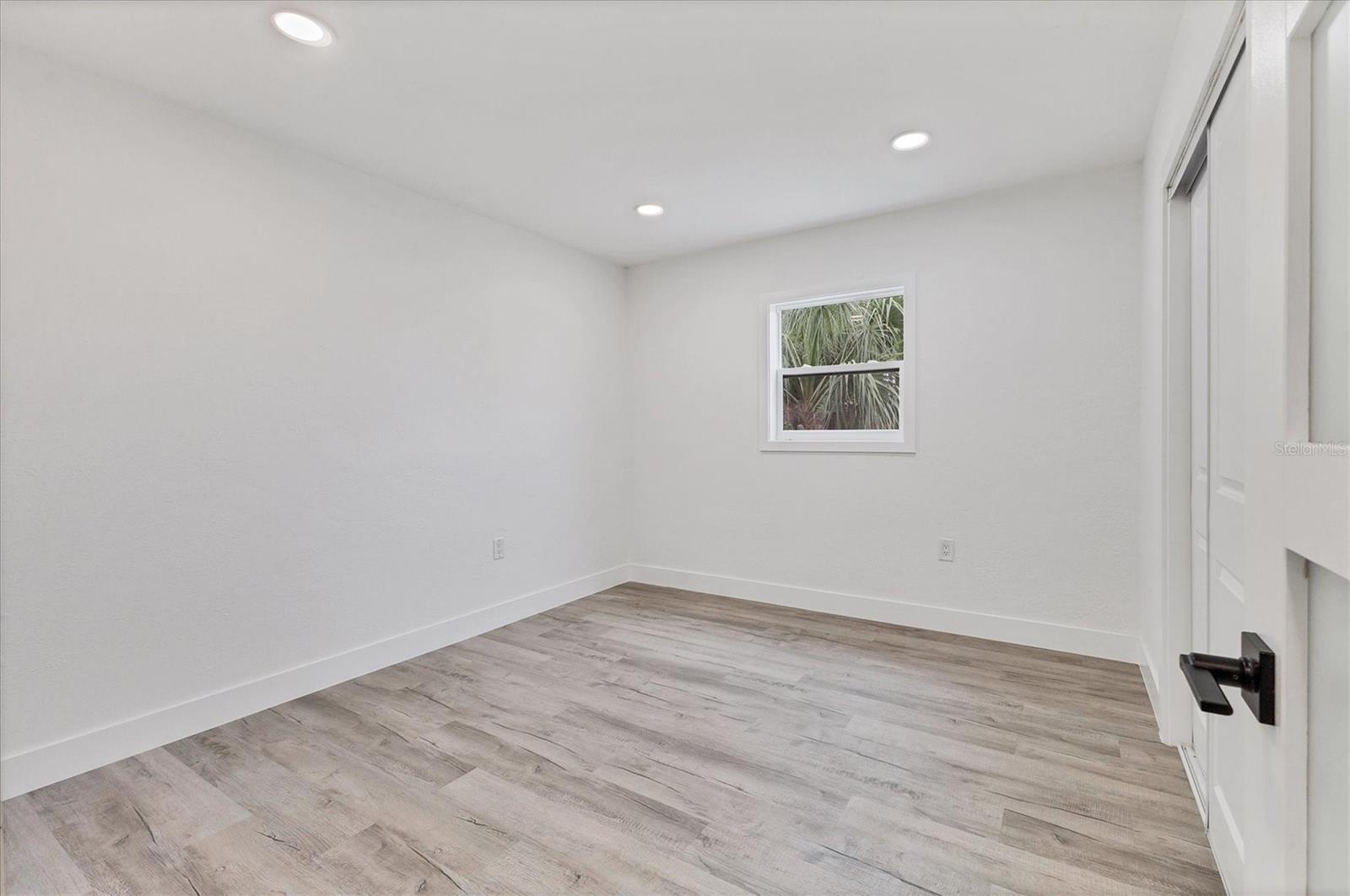 SOUTH VENICE - Residential