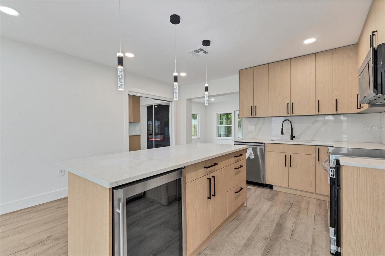 SOUTH VENICE - Residential