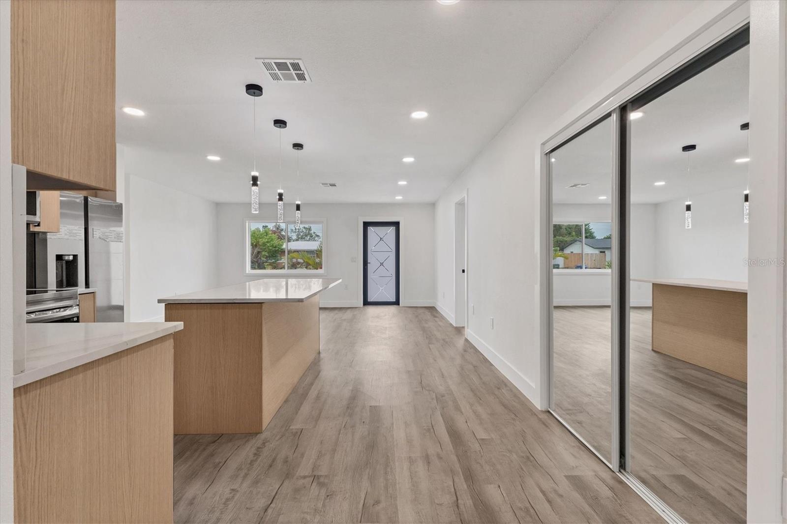 SOUTH VENICE - Residential